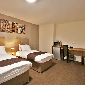 3* Отель New County & Serviced By Roomsbooked